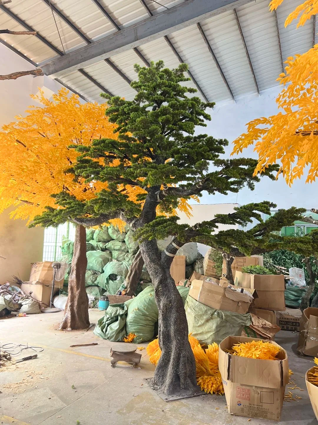 Artificial Pine Tree Textured Fiberglass Trunk Hotel Lobby