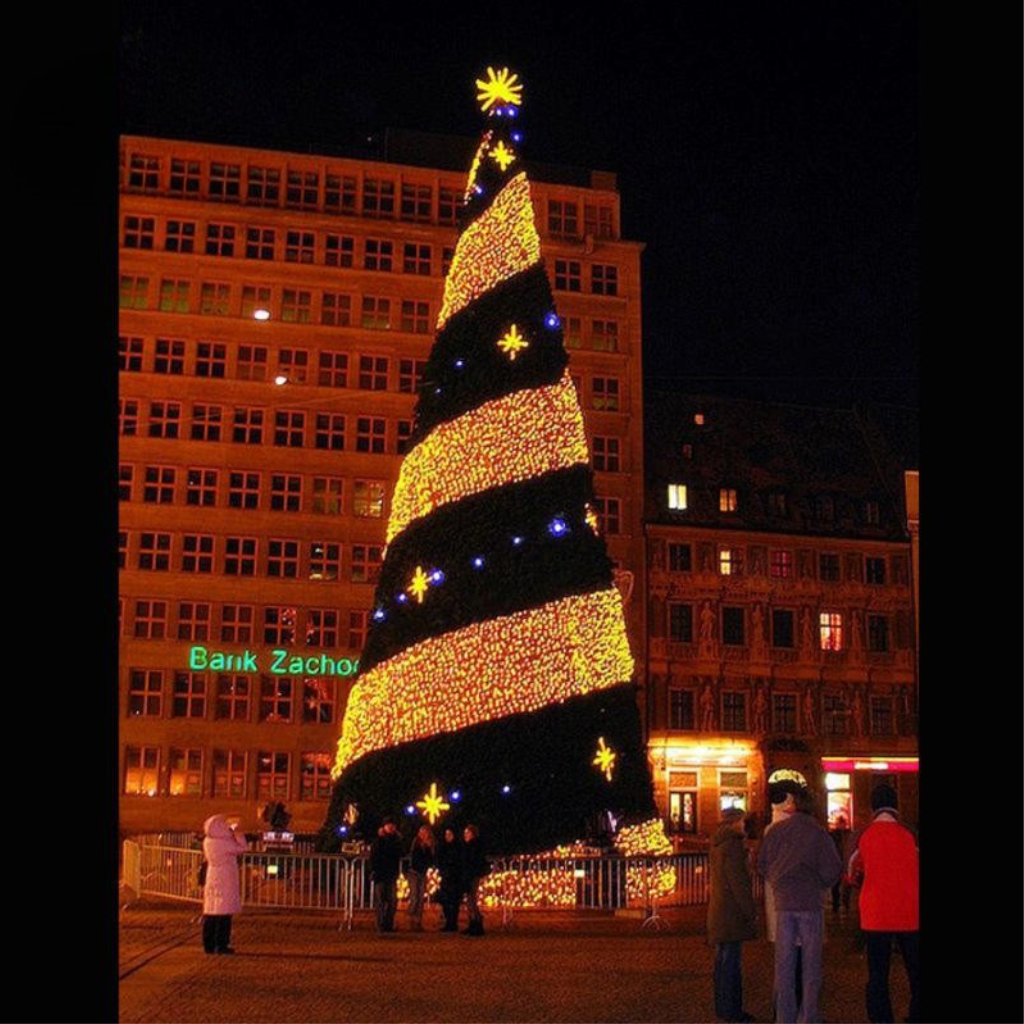 Large Outdoor LED Christmas Tree RGB Color with Music Sync