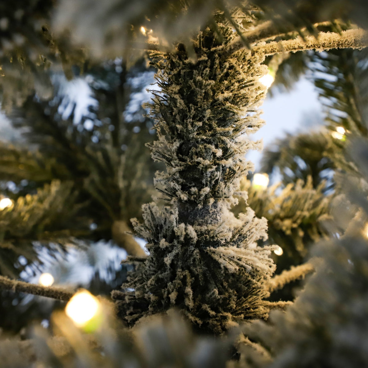 Artificial Spruce Flocked Christmas Tree Prelit Xmas Hinged