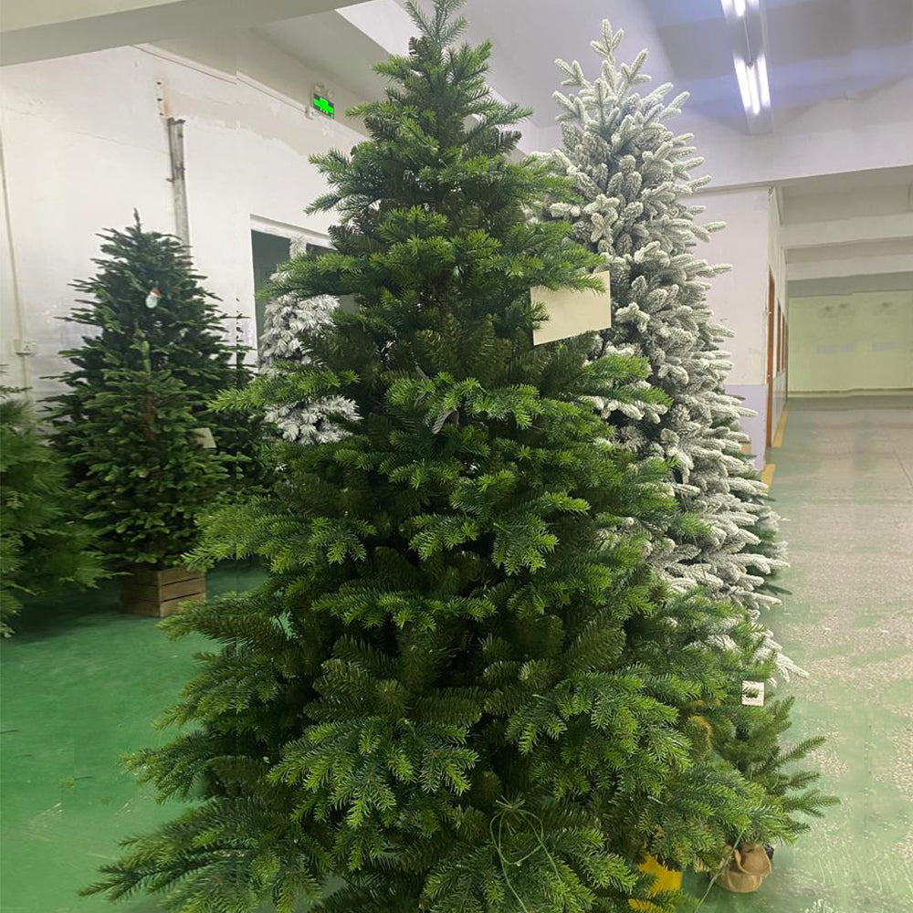 Flocked Norway Spruce Christmas Tree for Seasonal Installations