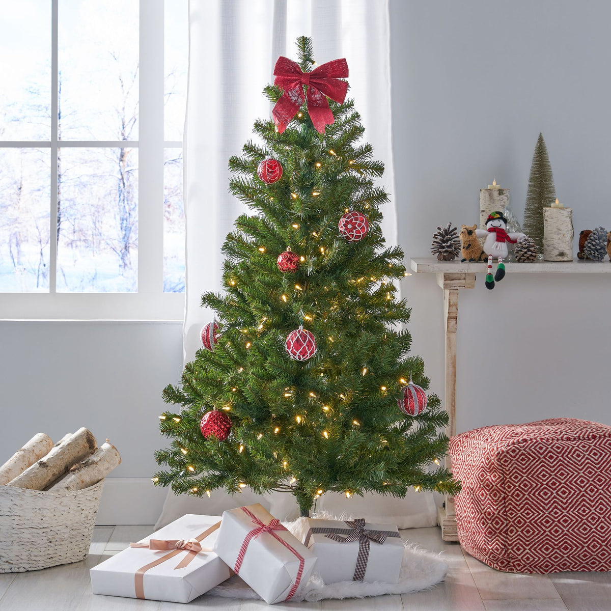 Hinged Christmas Tree with Clear Lights for Commercial Displays