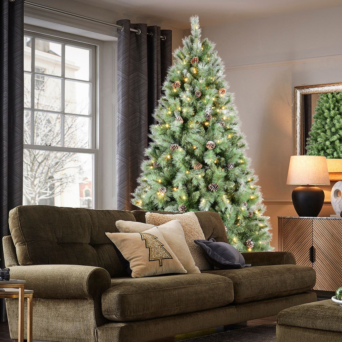 Long Needle Pine Artificial Christmas Tree with Natural Pine Cones