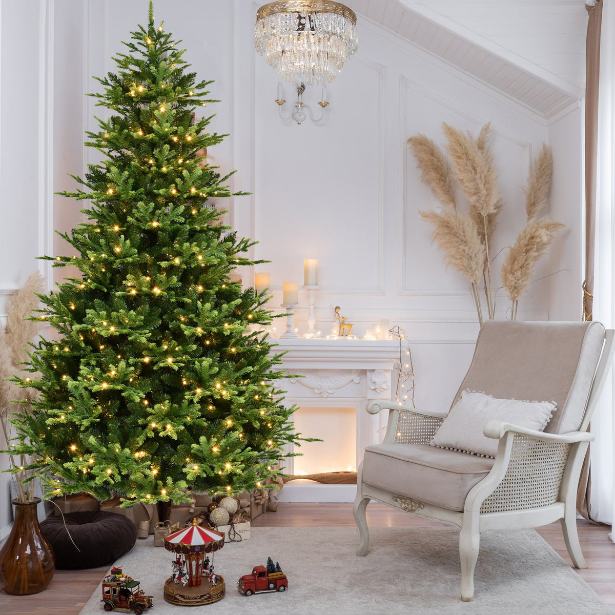 Fraser Fir Artificial Christmas Tree with Dense Deep Green Branches